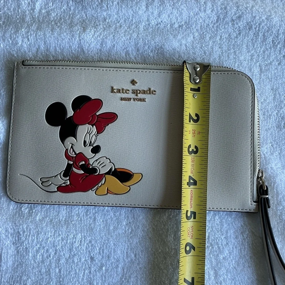Kate Spade Disney X Kate Spade New York Minni  L-Zip Wristlet.